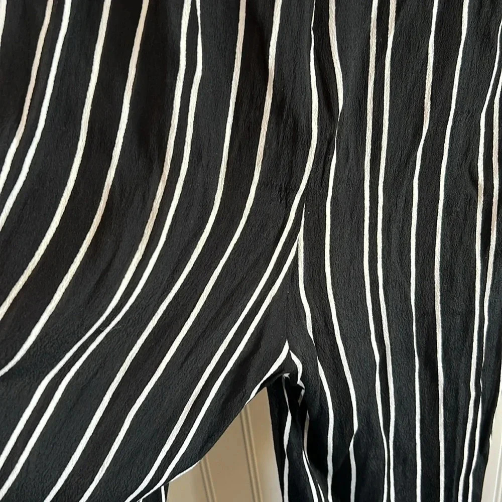 Wild fable,‎ pants suit, jumpsuit, black and white stripe women size medium - Picture 7 of 7
